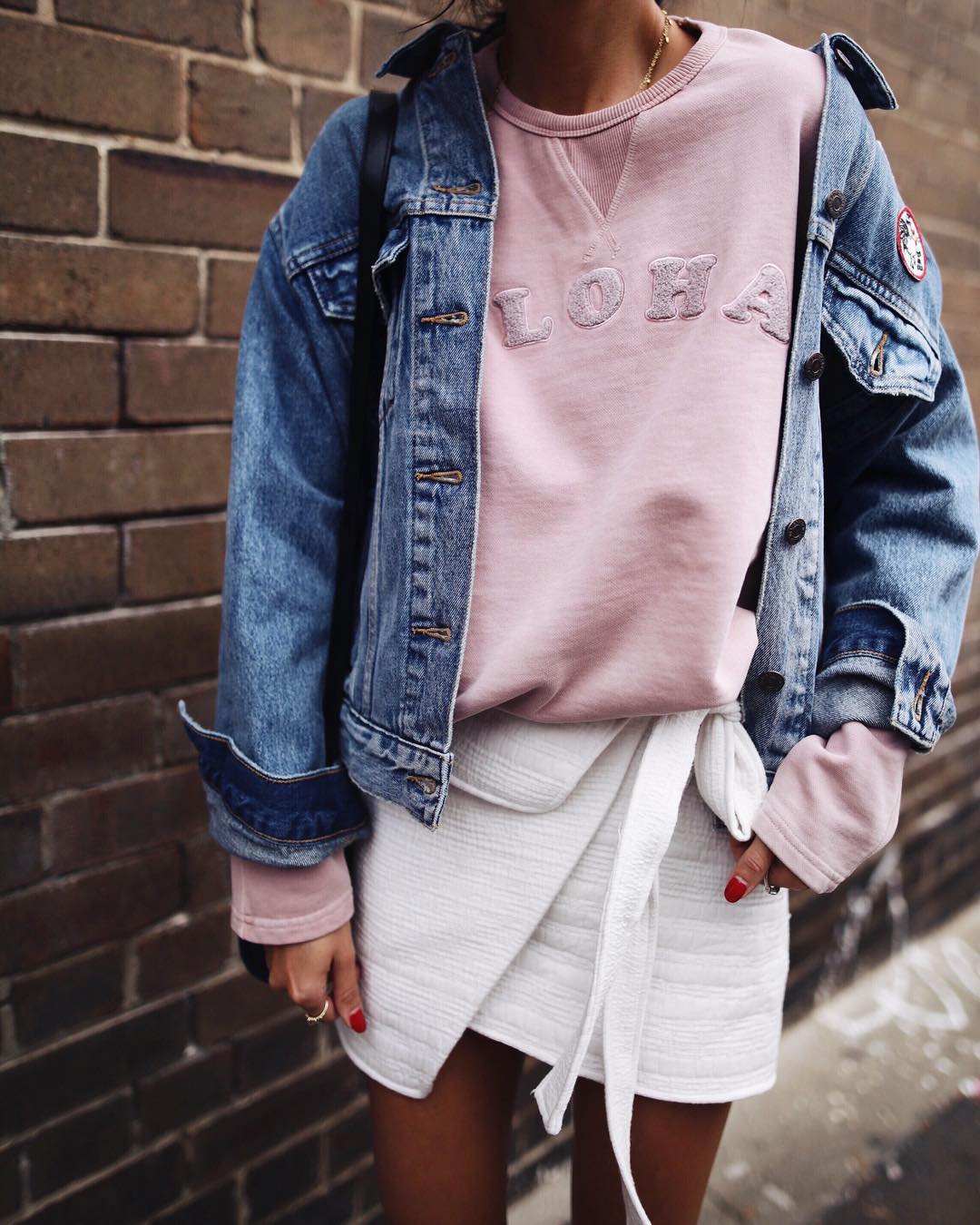 Streetstyle com moletom em millennial pink