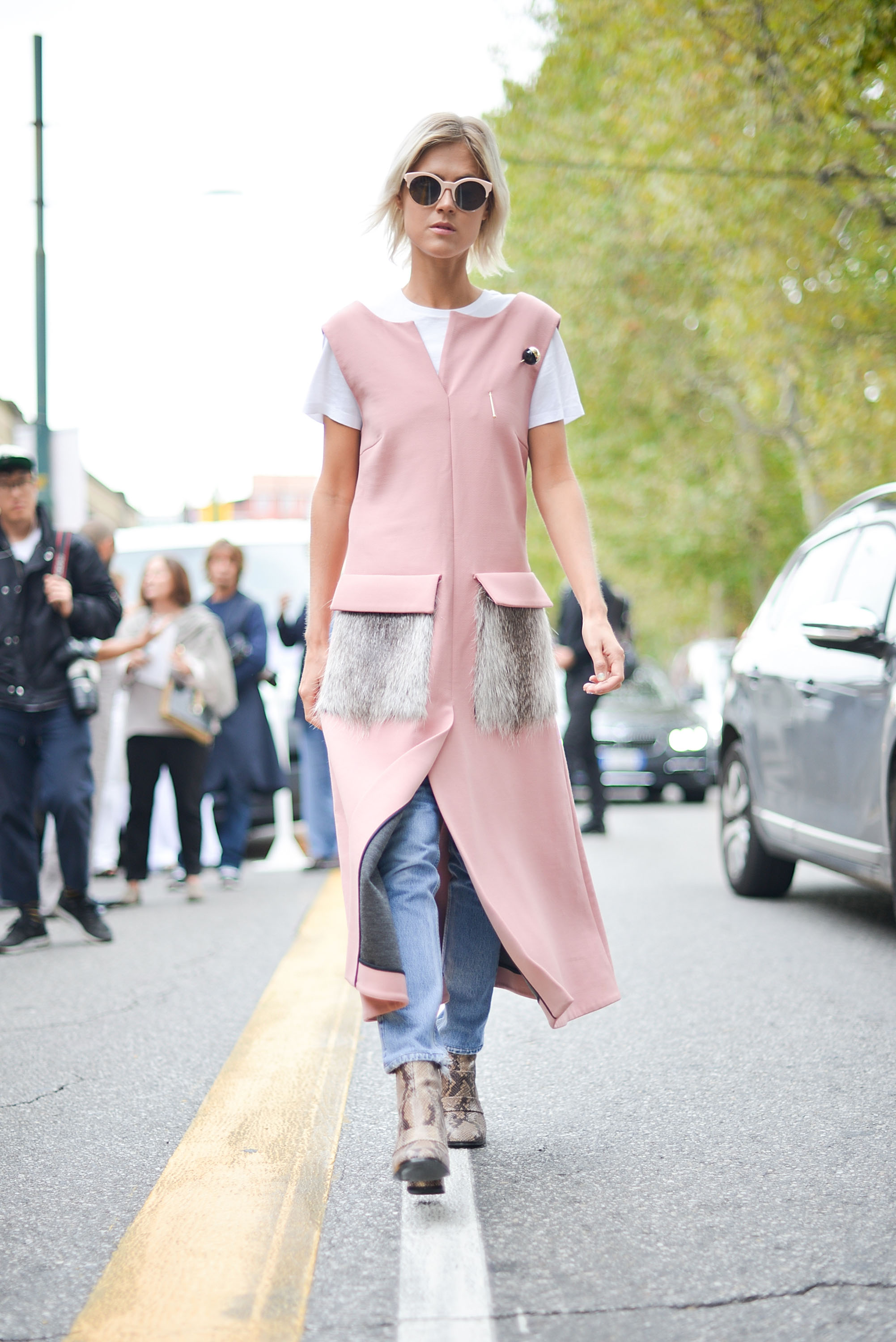 Streetstyle Linda Tol arrives at the Marni show wearing a Marni dress during the Milan Fashion Week Spring/Summer 16